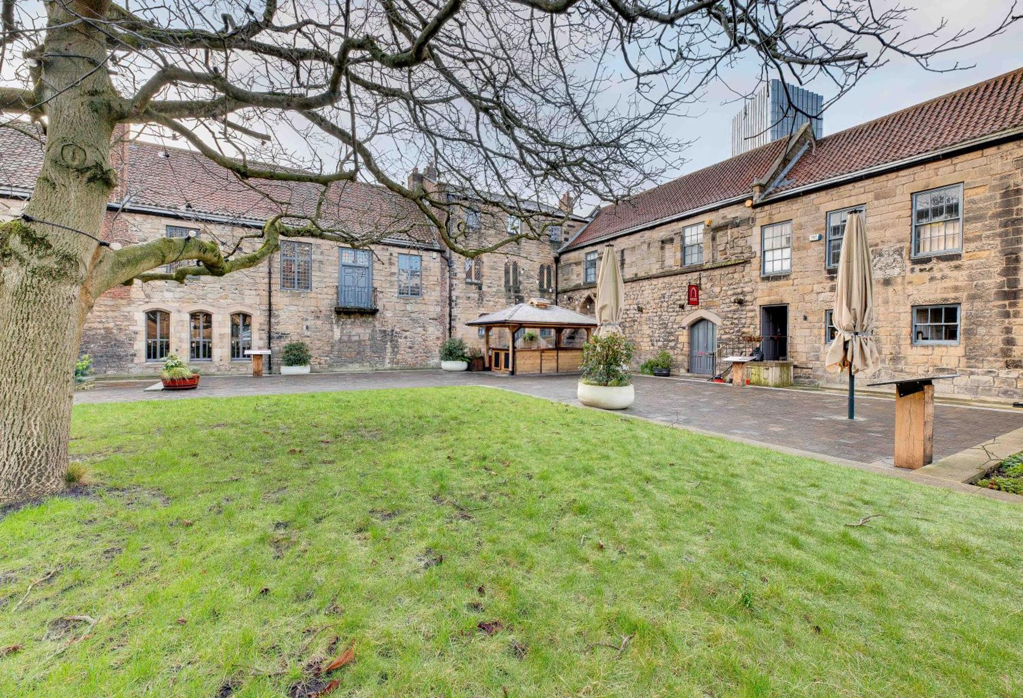 3 Bedroom Centre With Free Parking, Medieval Area Apartment Newcastle upon Tyne